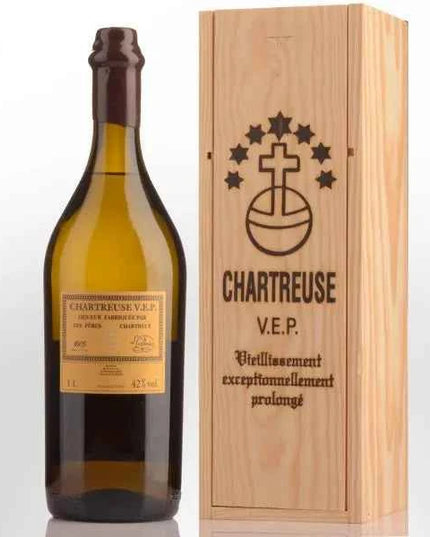 Chartreuse Yellow VEP Liqueur (1000ml)
