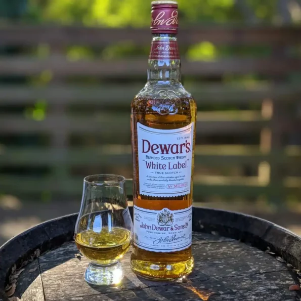Dewar's White Label Blended Malt Scotch Whisky 1Lt4