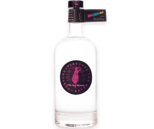 Fortune-Noosa-Heads-Distillery-Sum-Yung-Guys-Pho-Gin-700ml-1.webp