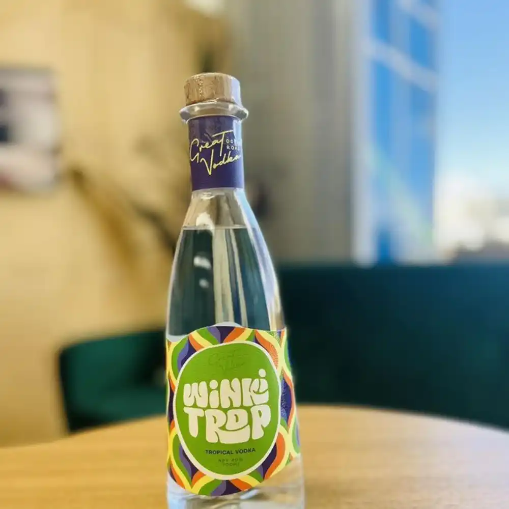 Great-Ocean-Road-Winki-Trop-Vodka-700ml-4.webp
