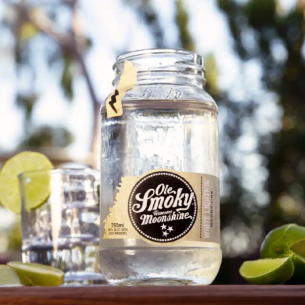 Ole-Smoky-Moonshine-White-Lightnin-750ml1.webp