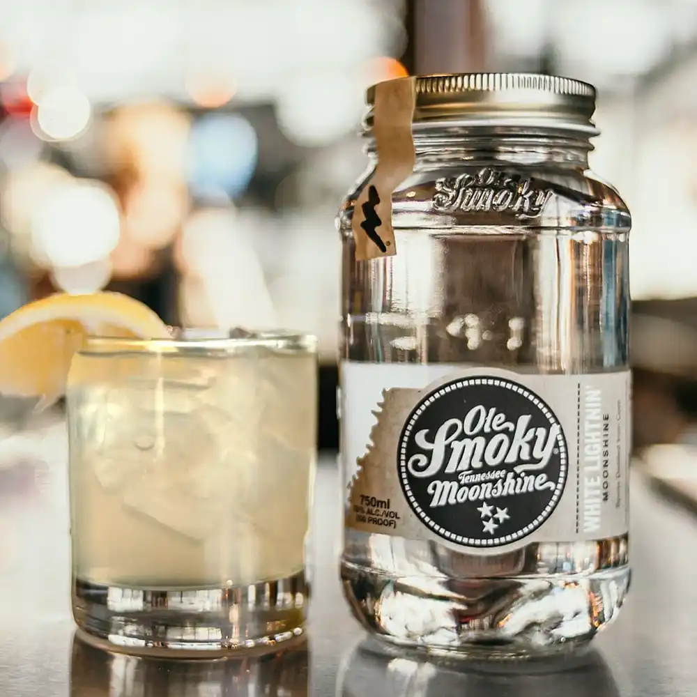 Ole-Smoky-Moonshine-White-Lightnin-750ml2.webp