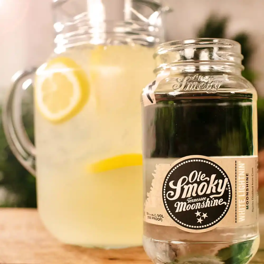 Ole-Smoky-Moonshine-White-Lightnin-750ml3.webp