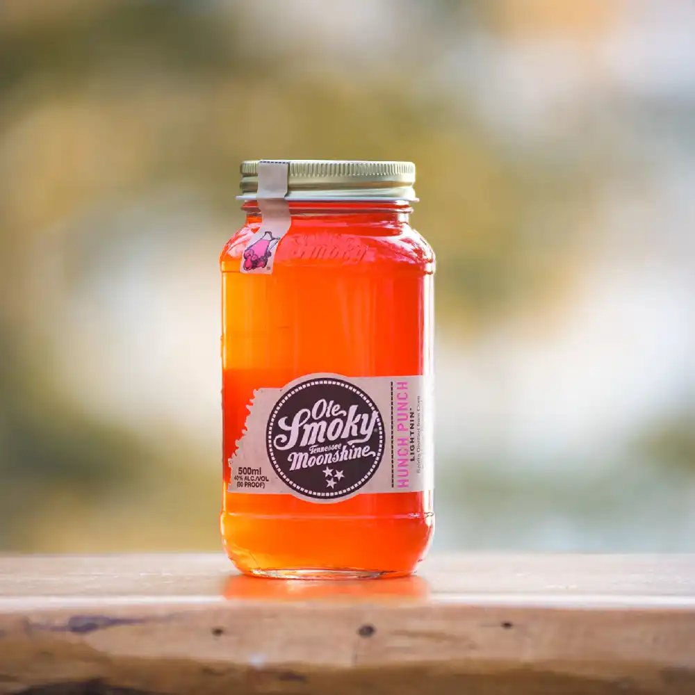 Ole-Smoky-Tennessee-Moonshine-Hunch-Punch-Lightening-750ml2.webp