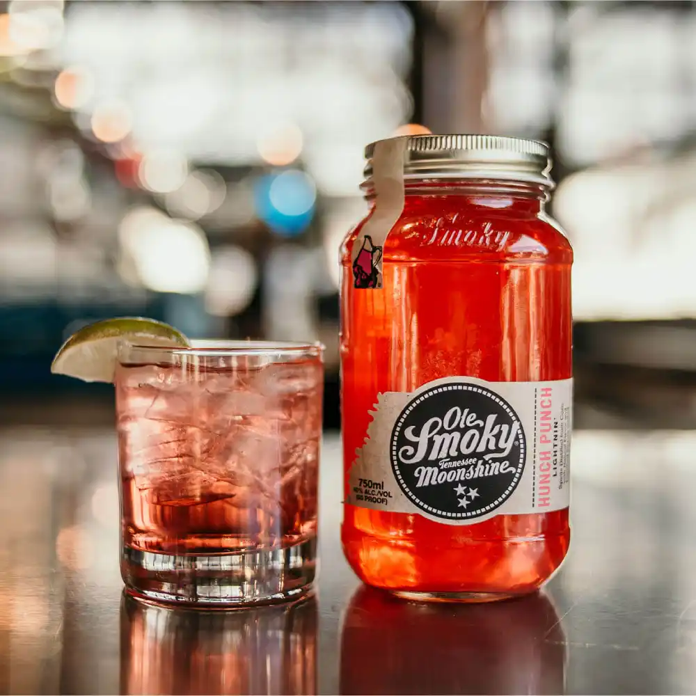 Ole-Smoky-Tennessee-Moonshine-Hunch-Punch-Lightening-750ml3.webp