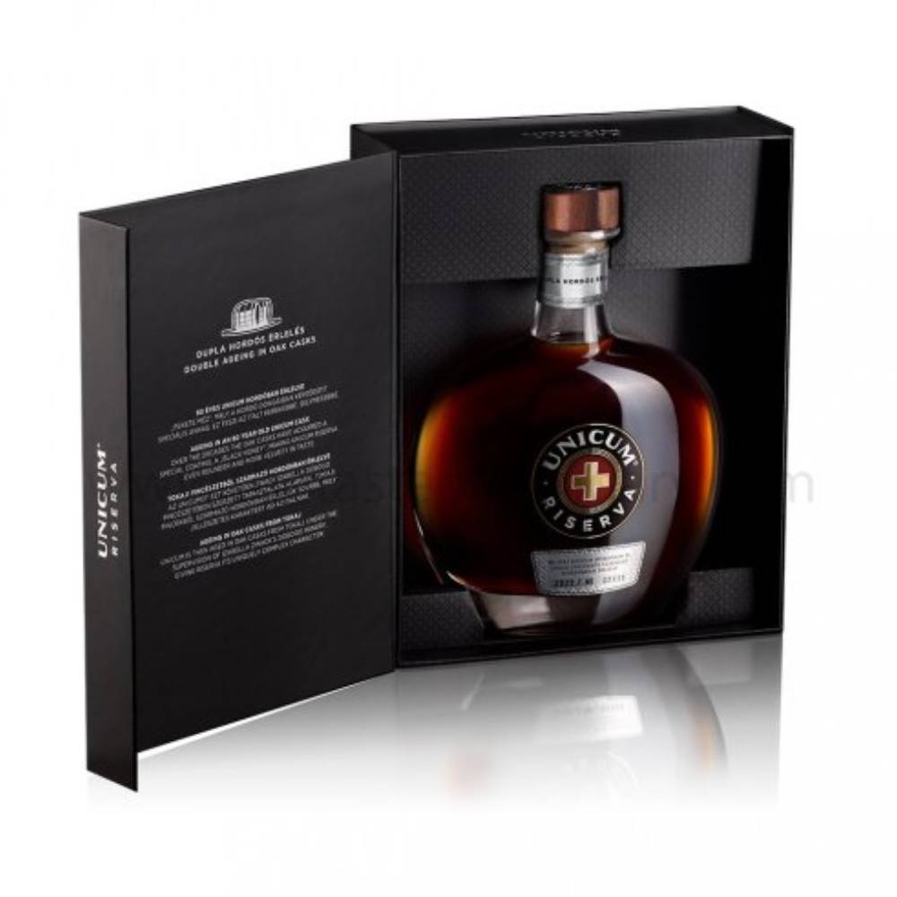 Zwack-Unicum-Riserva-Liqueur-700ml-2.jpg