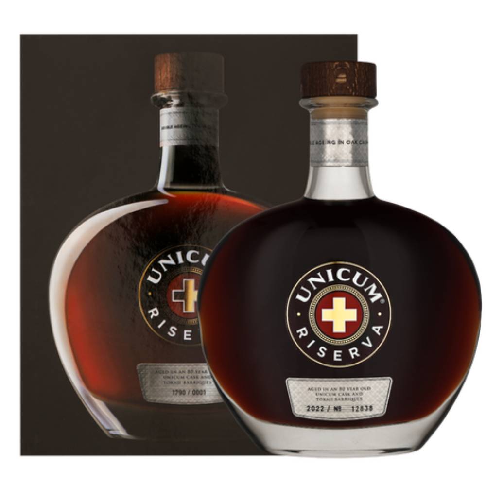 Zwack-Unicum-Riserva-Liqueur-700ml.jpg